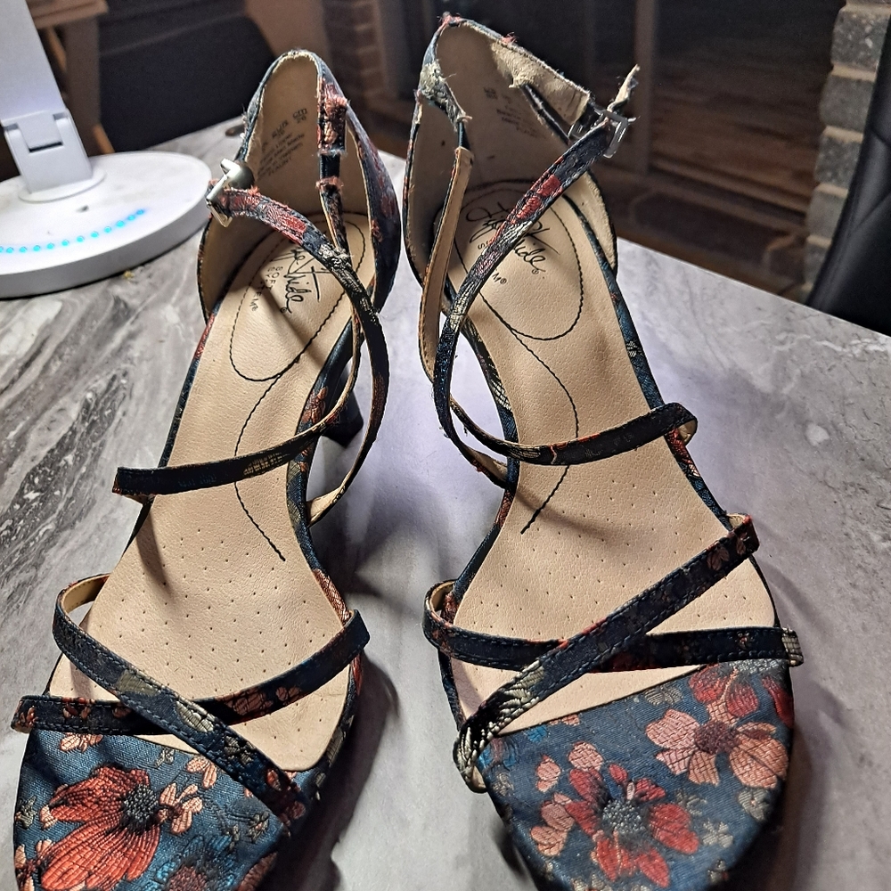 Shoes - Picture 3 of 5